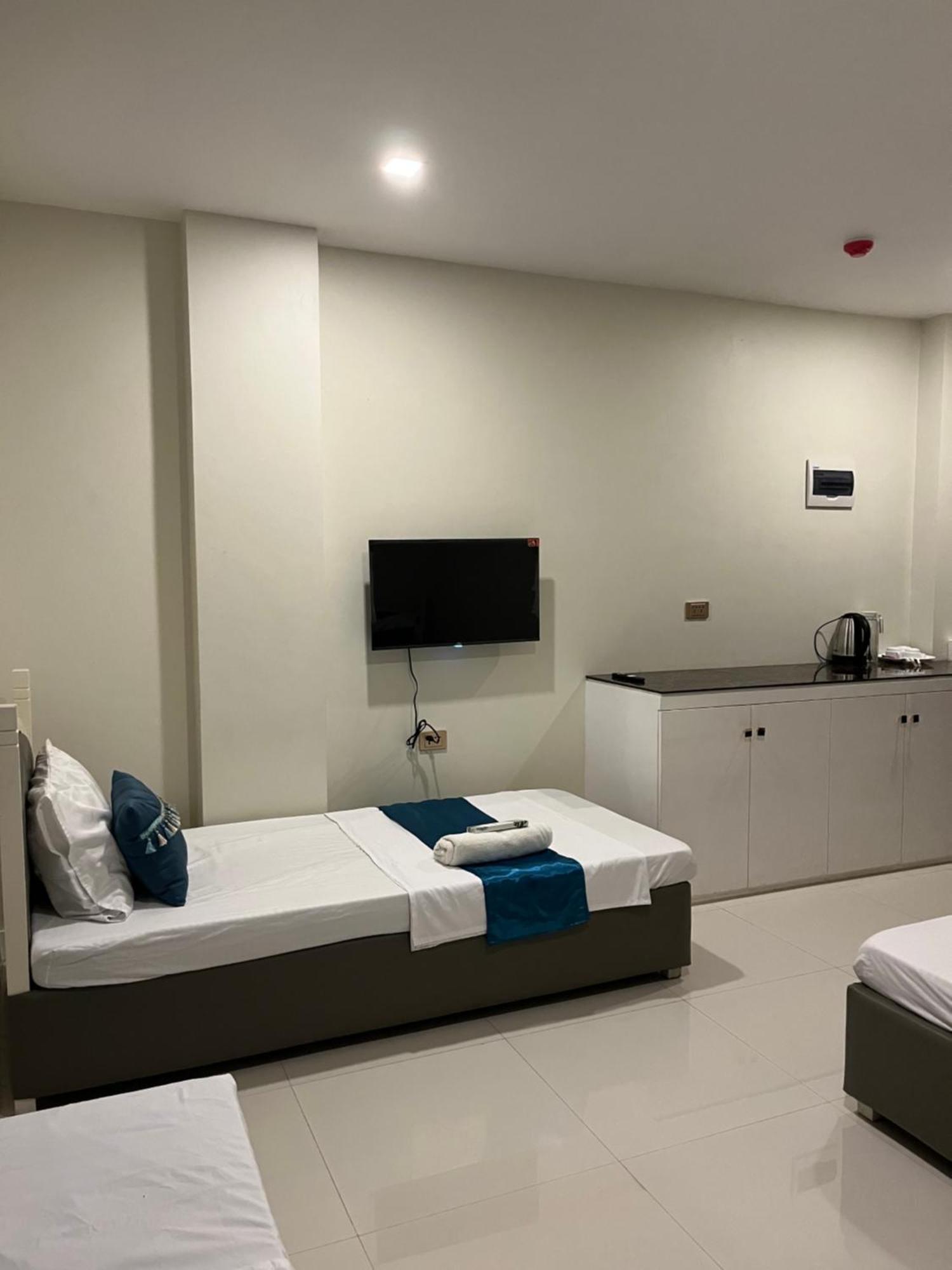 717 Residences Iloilo City Exterior photo